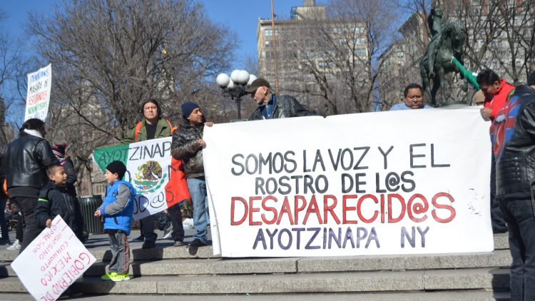 Caravana 43 Passed by New York City