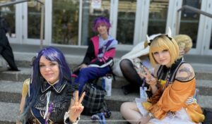 Jeunes déguisés en personnages de bandes dessinés à la convention Otakuthon