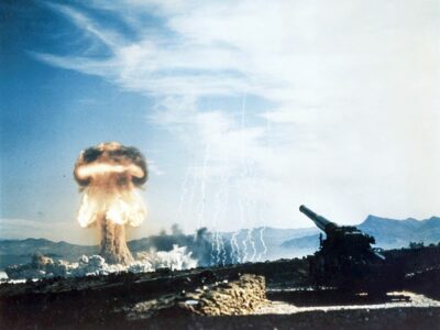 800px-Nuclear_artillery_test_Grable_Event_-_Part_of_Operation_Upshot-Knothole