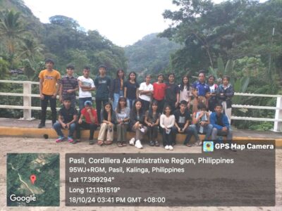 Hopeful scholars from Pasil, Kalinga, strike a pose before embarking on the Fisheries Scholarship Program exam.